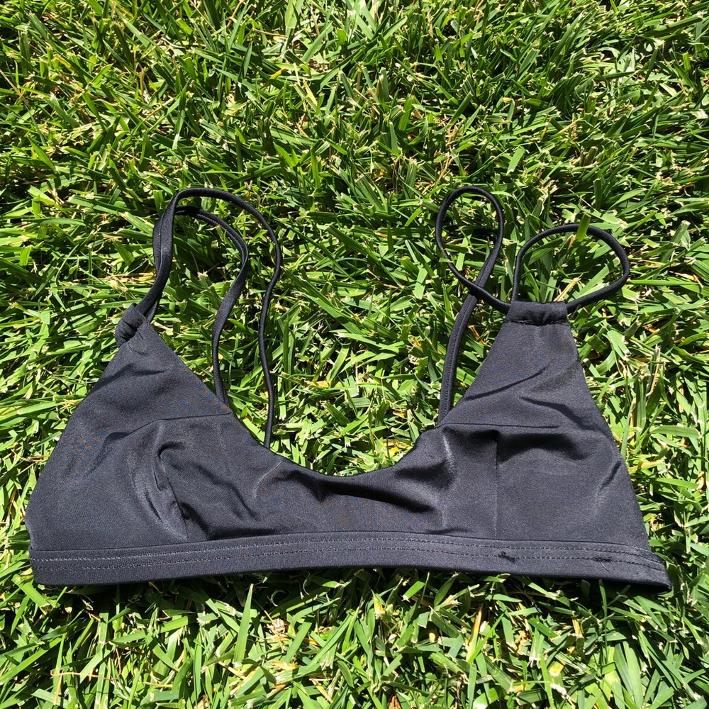 BLACK BIKINI TOP!